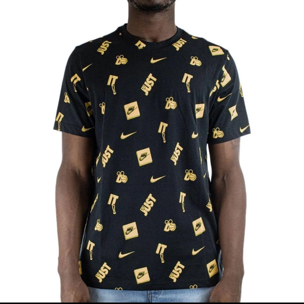 Nike Basketball Medallion Tee XL